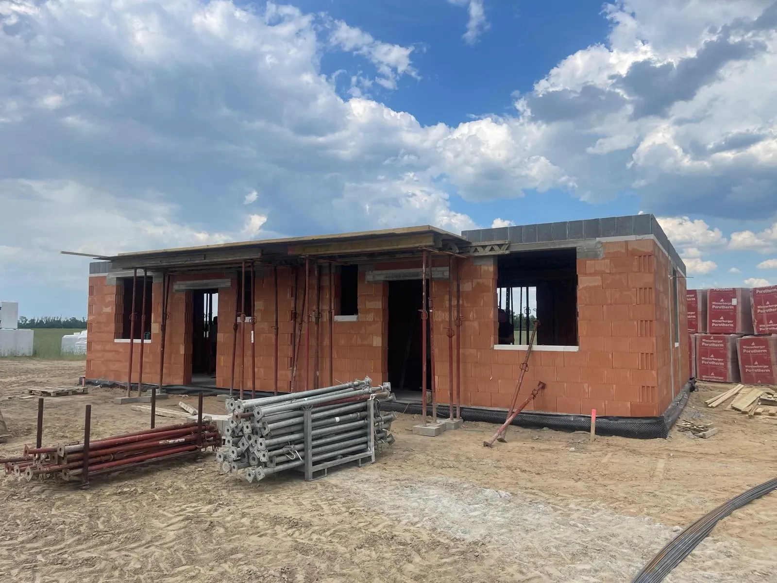 Budowa Osiedla nad Strugą – gotowy parter, lipiec 2024
