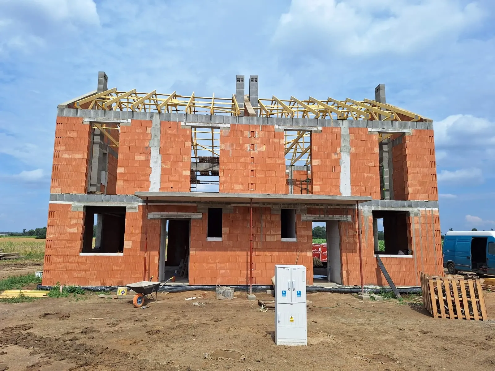 Budowa Osiedla nad Strugą – więźba dachowa, lipiec 2024