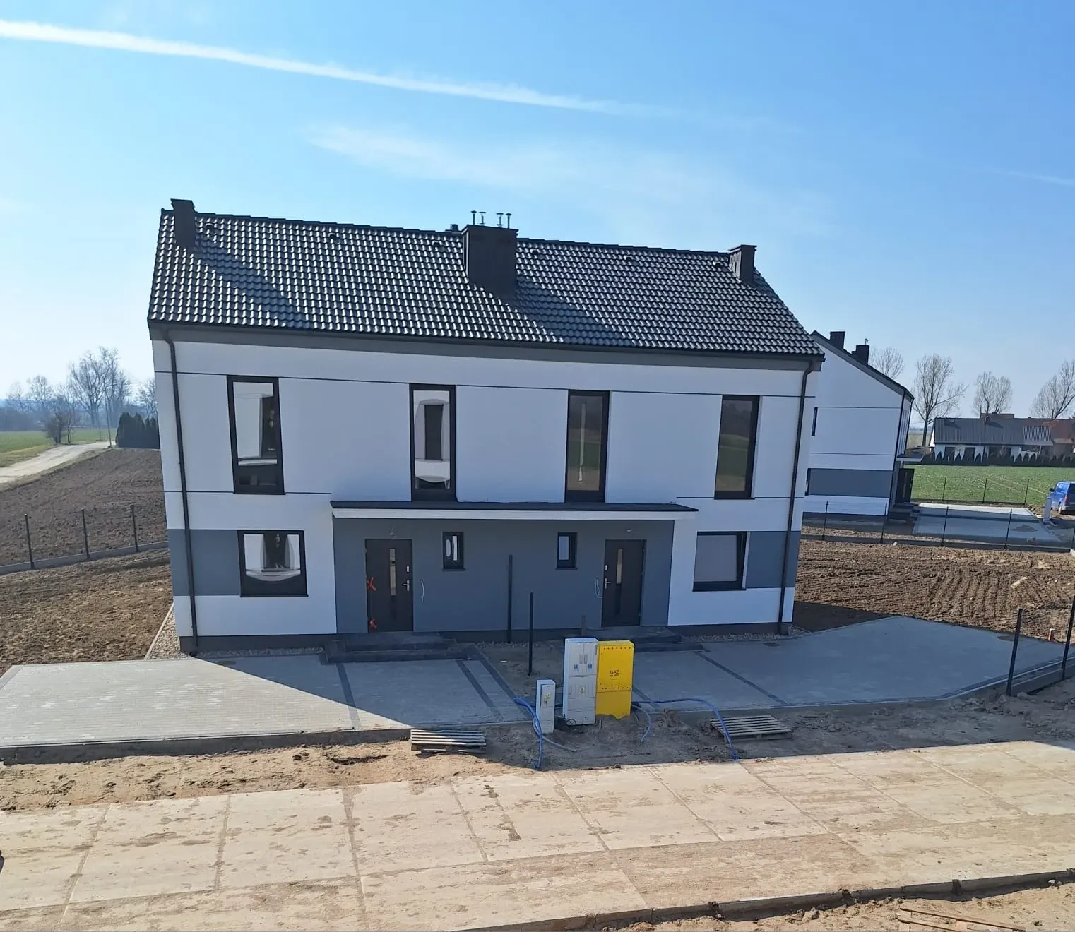 Budowa Osiedla nad Strugą – ogrodzenia i kostka brukowa, marzec 2025